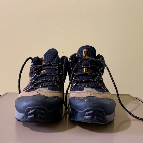 NIKE ACG HIKING SHOES  US9 GORE TEX VIBRAM SOLE  GREAT CONDITION - Picture 3 of 10